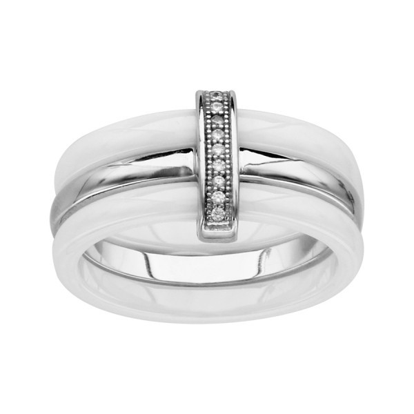 Bague céramique blanche avec un anneau en argent et oxydes blancs